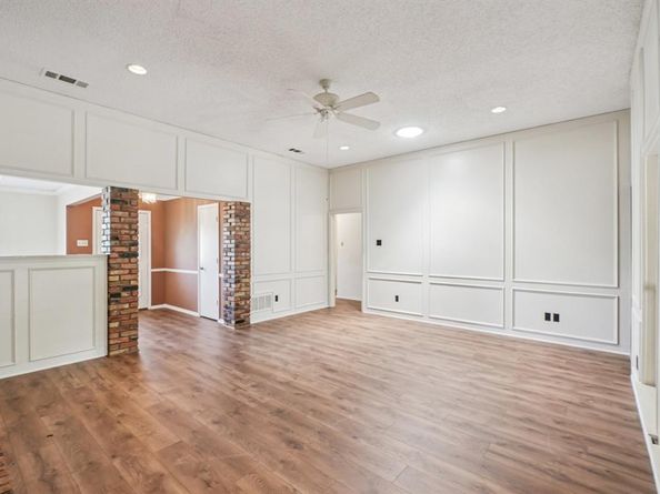2608  Timberleaf Drive , Carrollton Texas 75006