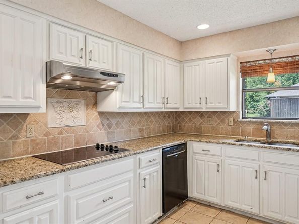 2608  Timberleaf Drive , Carrollton Texas 75006