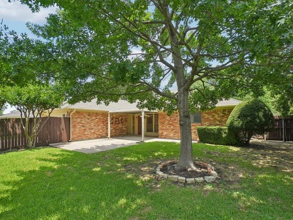 2608  Timberleaf Drive , Carrollton Texas 75006
