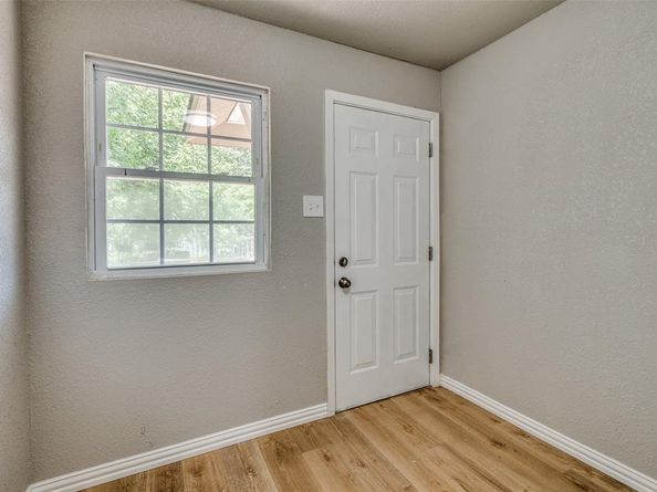 1245 E Allen Avenue , Fort Worth Texas 76104