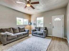 1245 E Allen Avenue , Fort Worth Texas 76104