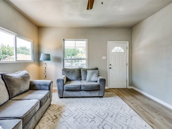 1245 E Allen Avenue , Fort Worth Texas 76104