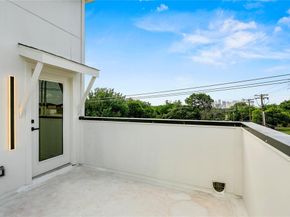 601 S Moore Street , Dallas Texas 75203