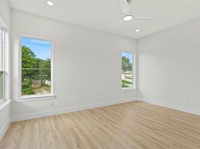 601 S Moore Street , Dallas Texas 75203