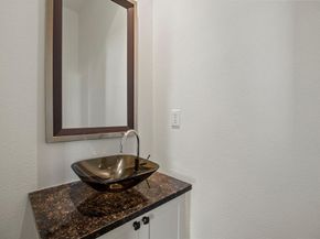 3200  Ross Avenue  22, Dallas Texas 75204