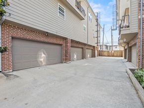 3200  Ross Avenue  22, Dallas Texas 75204