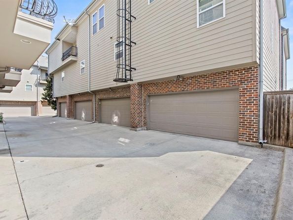 3200  Ross Avenue  22, Dallas Texas 75204