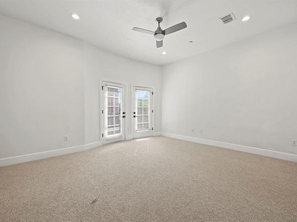3200  Ross Avenue  22, Dallas Texas 75204