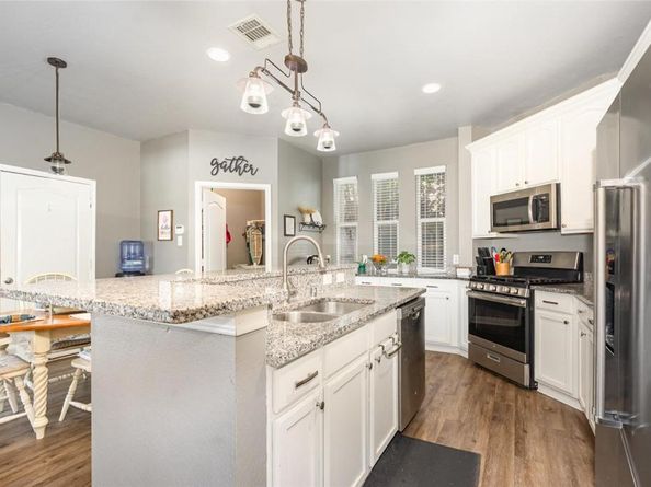 1421  Augusta Drive , Savannah Texas 76227