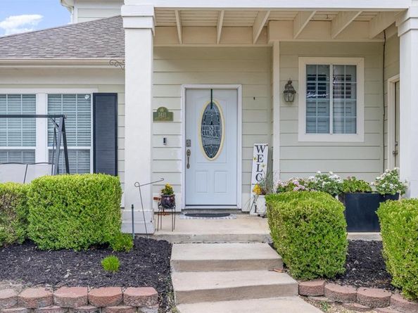 1421  Augusta Drive , Savannah Texas 76227