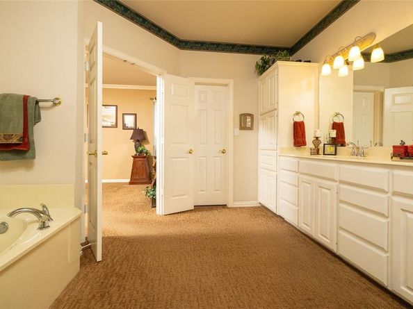 1605  Villa Court , Corinth Texas 76210