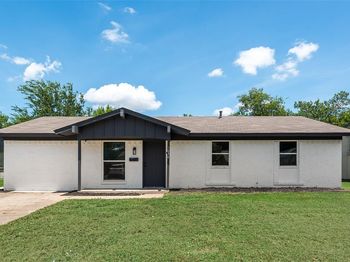 1650  Bending Oaks Trail 