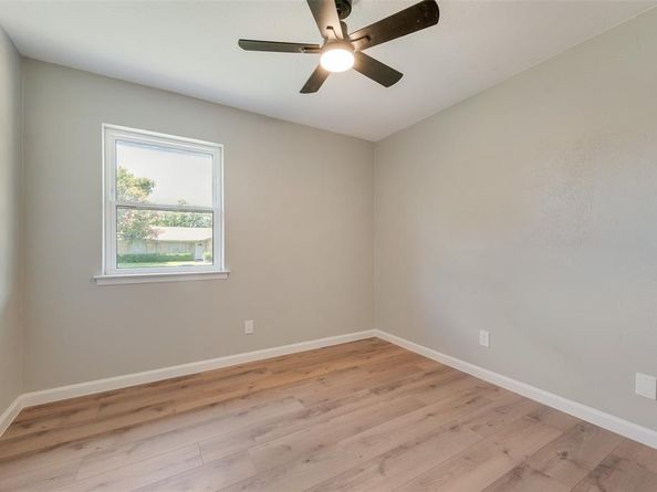 1650  Bending Oaks Trail , Dallas Texas 75217