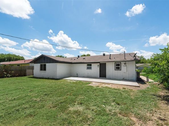 1650  Bending Oaks Trail , Dallas Texas 75217
