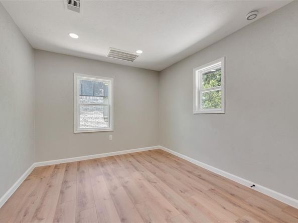 1650  Bending Oaks Trail , Dallas Texas 75217