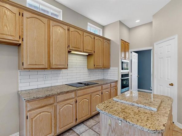 2029  Arbor Creek Drive , Carrollton Texas 75010