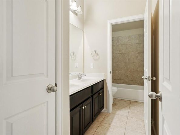 1009  Chickasaw Drive , Carrollton Texas 75010