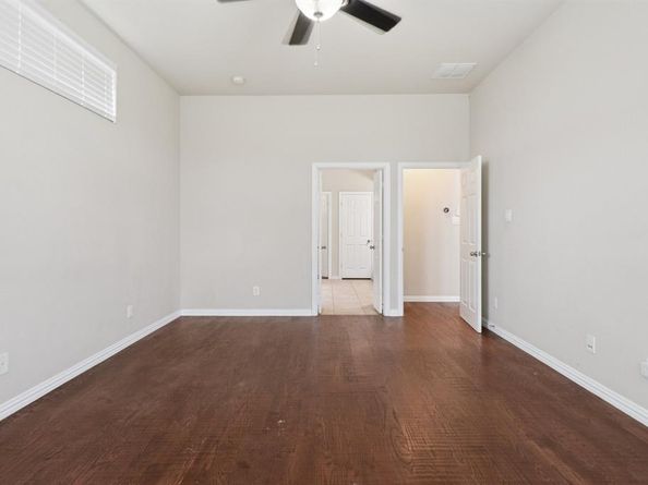 1009  Chickasaw Drive , Carrollton Texas 75010