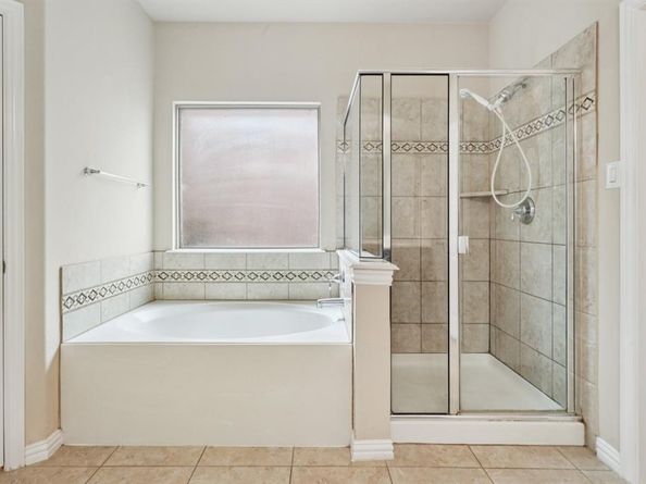 1009  Chickasaw Drive , Carrollton Texas 75010
