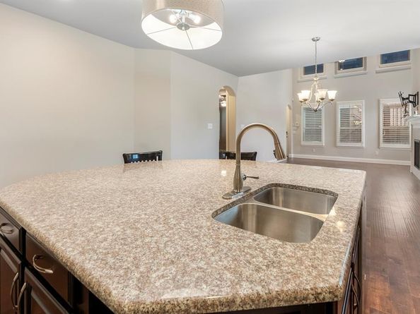 1110  Amber Rose Way , Arlington Texas 76005
