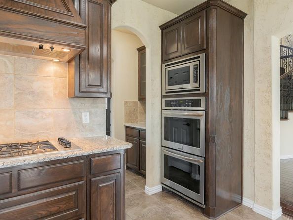 932 E Danbury Drive , DeSoto Texas 75115