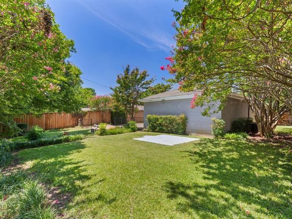 2532  Lazydale Drive , Dallas Texas 75228