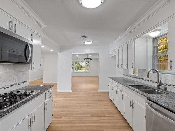 2532  Lazydale Drive , Dallas Texas 75228