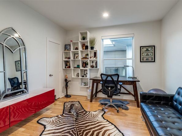 4210  Munger Avenue , Dallas Texas 75204