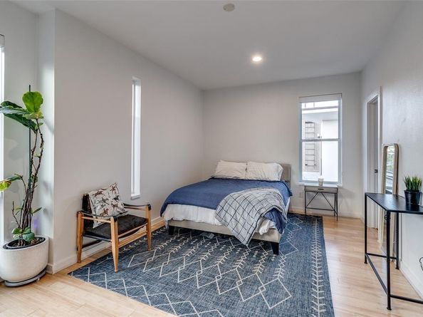 4210  Munger Avenue , Dallas Texas 75204