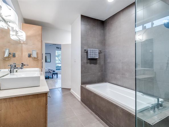 4210  Munger Avenue , Dallas Texas 75204