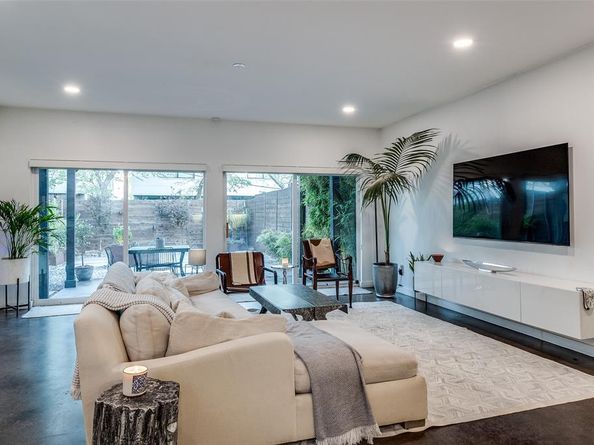 4210  Munger Avenue , Dallas Texas 75204