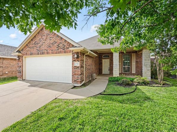 8234  Winter Falls Trail , Fort Worth Texas 76053