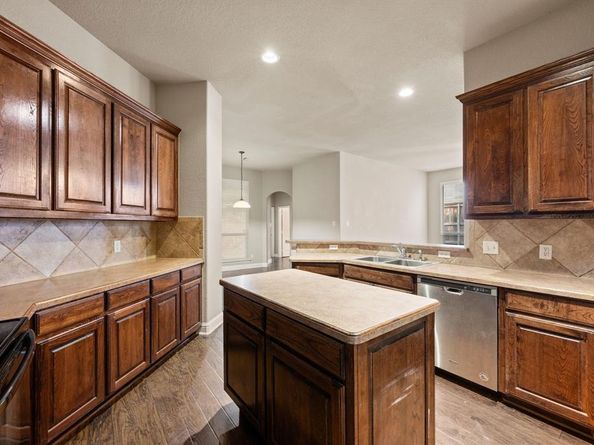 8234  Winter Falls Trail , Fort Worth Texas 76053