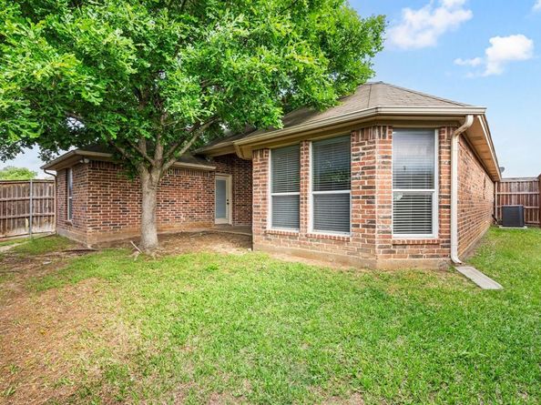 8234  Winter Falls Trail , Fort Worth Texas 76053