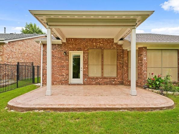 6616  Purbeck Trail , Denton Texas 76210