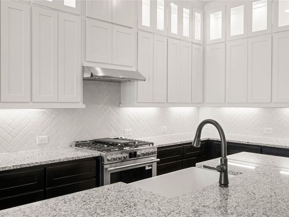 1826  Wittington Place , Farmers Branch Texas 75234