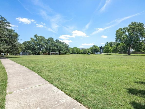 402  Wimberly Street , Fort Worth Texas 76107