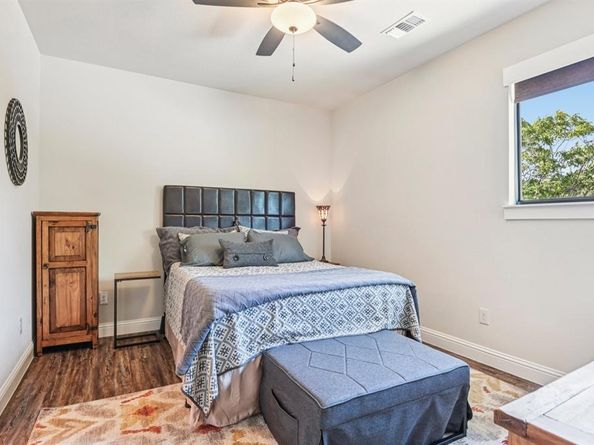 3105  Pastor Street , Dallas Texas 75212