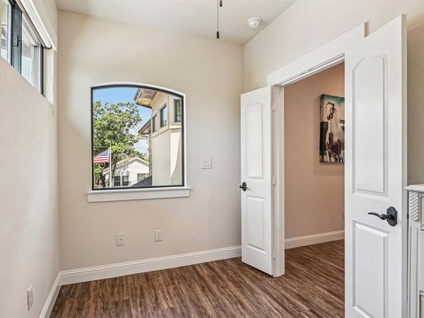 3105  Pastor Street , Dallas Texas 75212