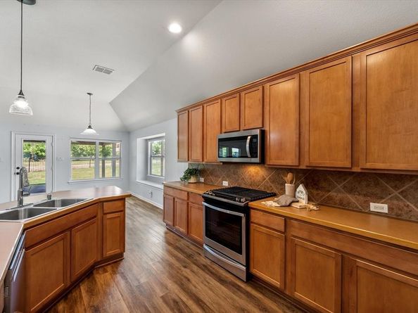 13425  Leather Strap Drive , Fort Worth Texas 76052