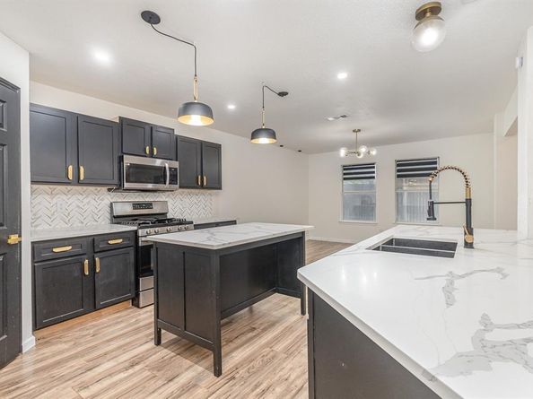 213  Rainsong Drive , Cedar Hill Texas 75104