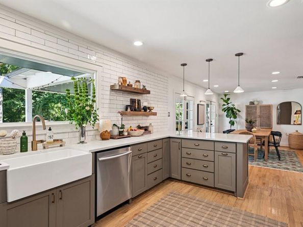 9403  Vinewood Drive , Dallas Texas 75228