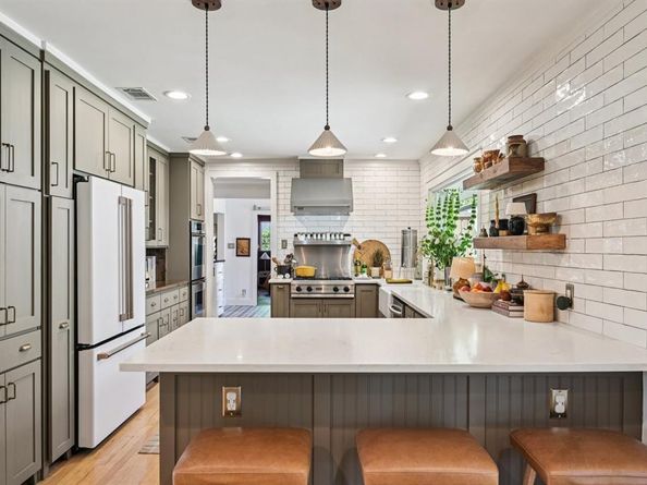 9403  Vinewood Drive , Dallas Texas 75228