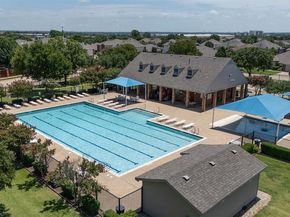 300  Elk Run Drive , Fort Worth Texas 76140