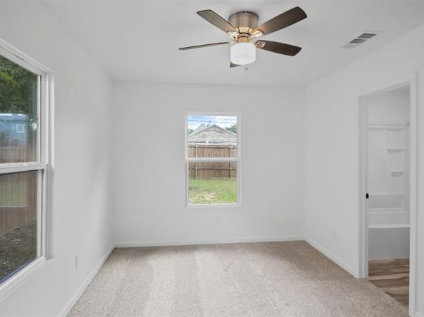 1125 E Tucker Street , Fort Worth Texas 76104