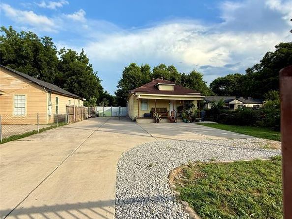 2424  Randolph  , Dallas Texas 75241