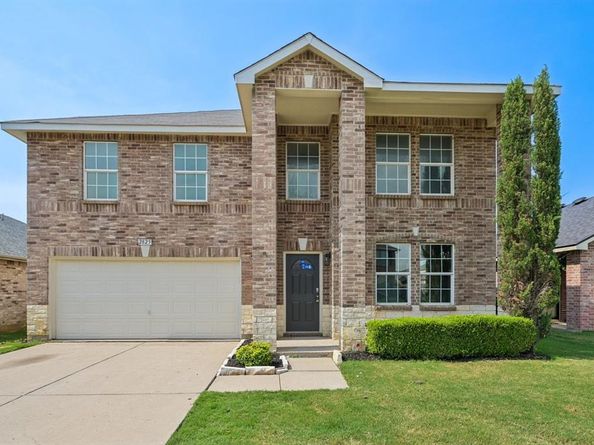 2825  Desert Drive , Denton Texas 76210