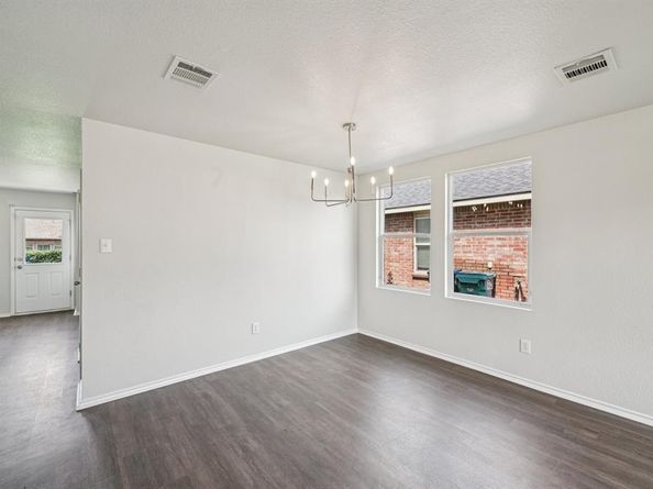 2825  Desert Drive , Denton Texas 76210