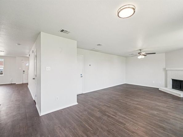 2825  Desert Drive , Denton Texas 76210