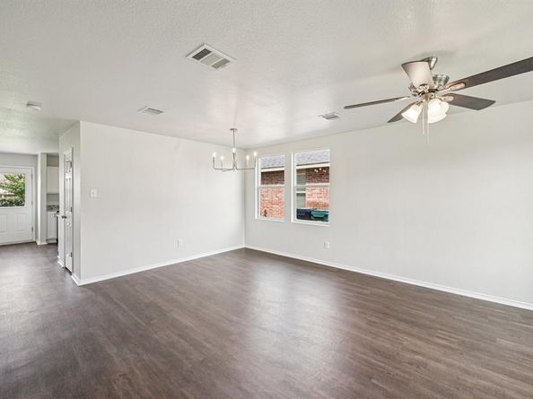 2825  Desert Drive , Denton Texas 76210
